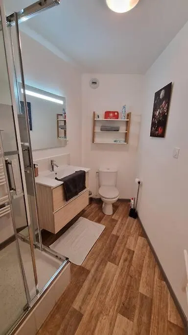 Appartement Avec Parking Prive Ploumagoar