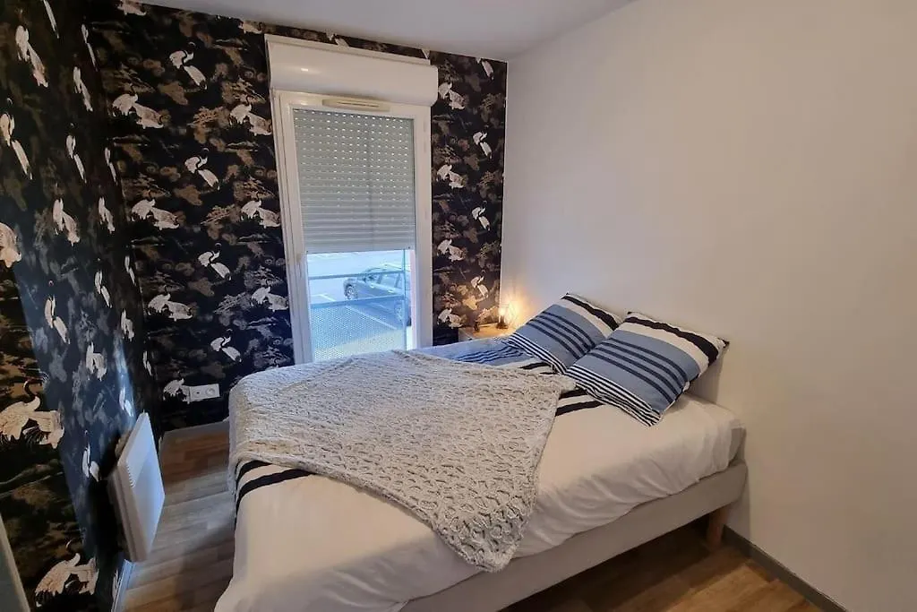 Appartement Avec Parking Prive Ploumagoar 0*,