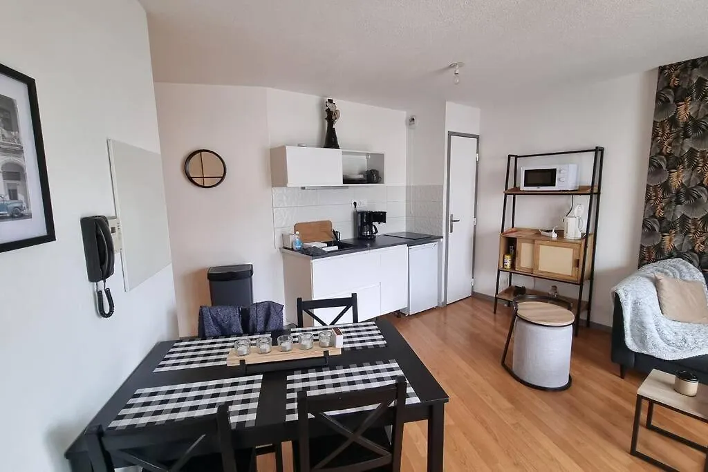 Appartement Avec Parking Prive Ploumagoar 0*,  Francia